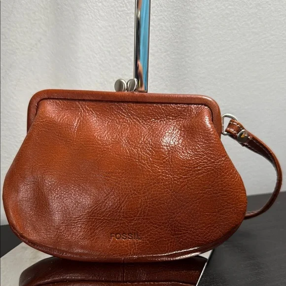 Fossil Brown Leather Wristlet Clutch with Structured Frame - Picture 2 of 8